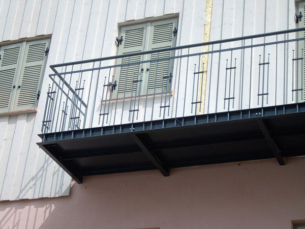 Balkon mit Geländer